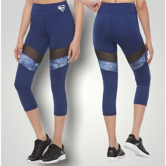 Her Universe Superman Print Mesh Inset Capris by DC Comics, Juniors' Medium - Picture 1 of 12